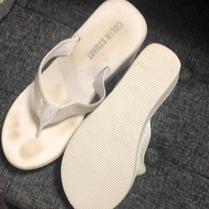 Victoria secrets sandals size 7
